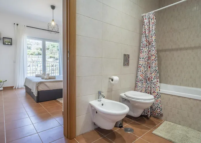 & Nature Apartmentn In By Lisbeyond 아파트